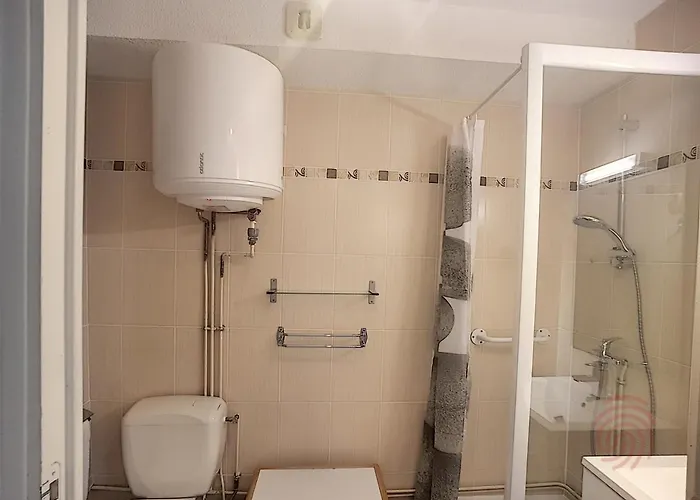 Renove Lamalou, Proche Thermes, Balcon, Animaux Admis, Parking Gratuit, Wifi Inclus - Fr-1-451-95 *